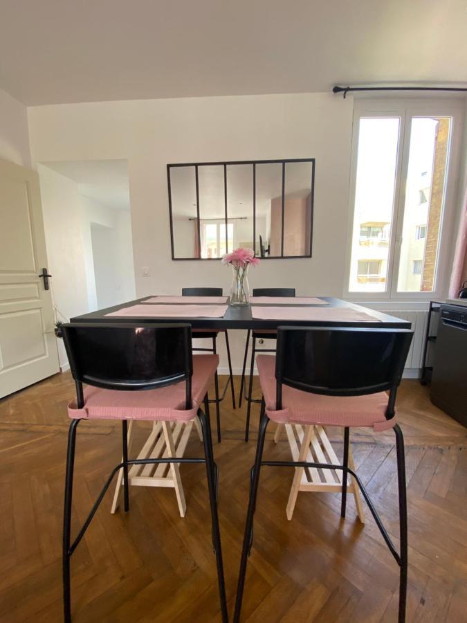 Pink Cosy Leilighet Louviers Eksteriør bilde